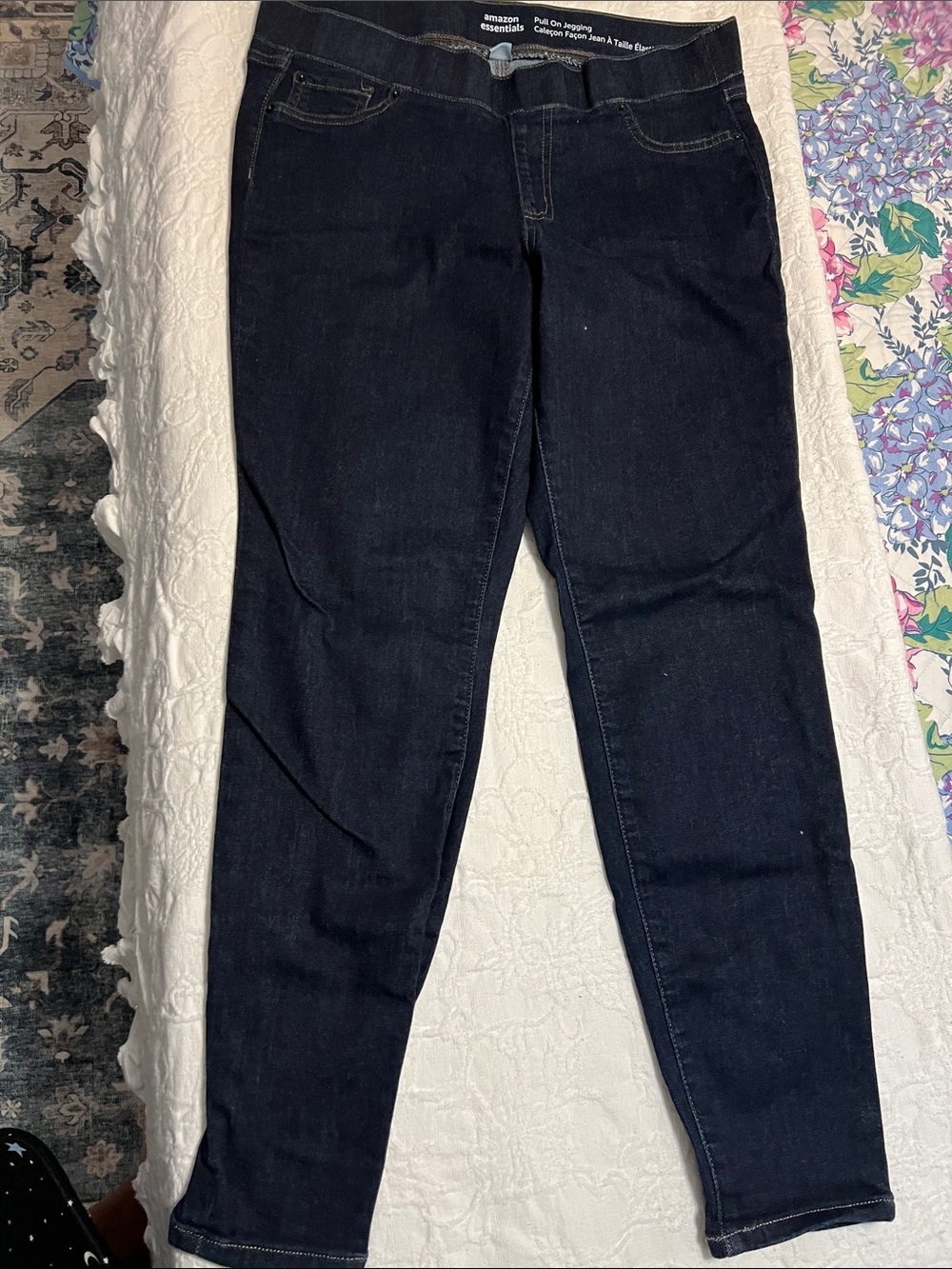 Amazon Essentials Women Skinny Jeans in Dark Indigo